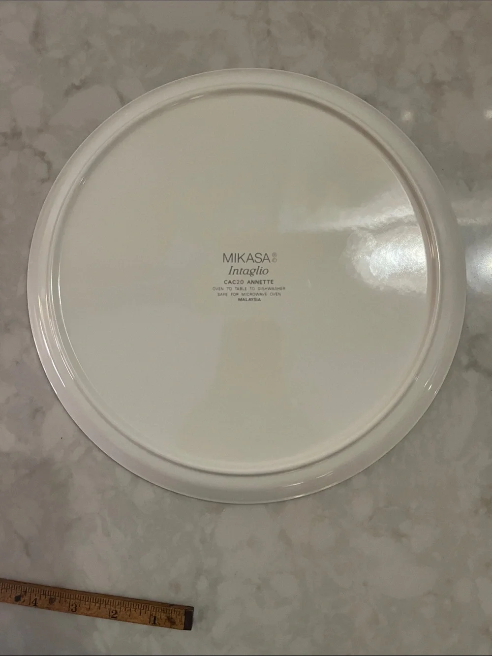 MIKASA Intaglio Annette Round Platter and dip plate